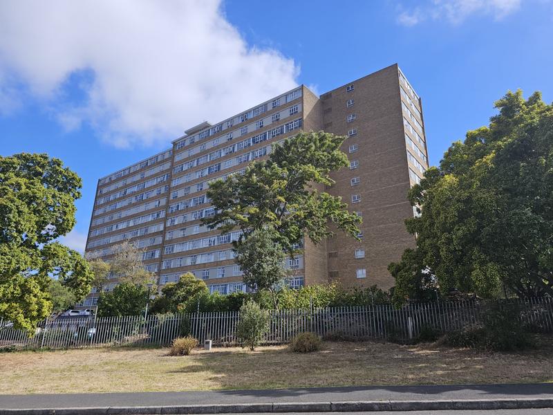 1 Bedroom Property for Sale in Loevenstein Western Cape